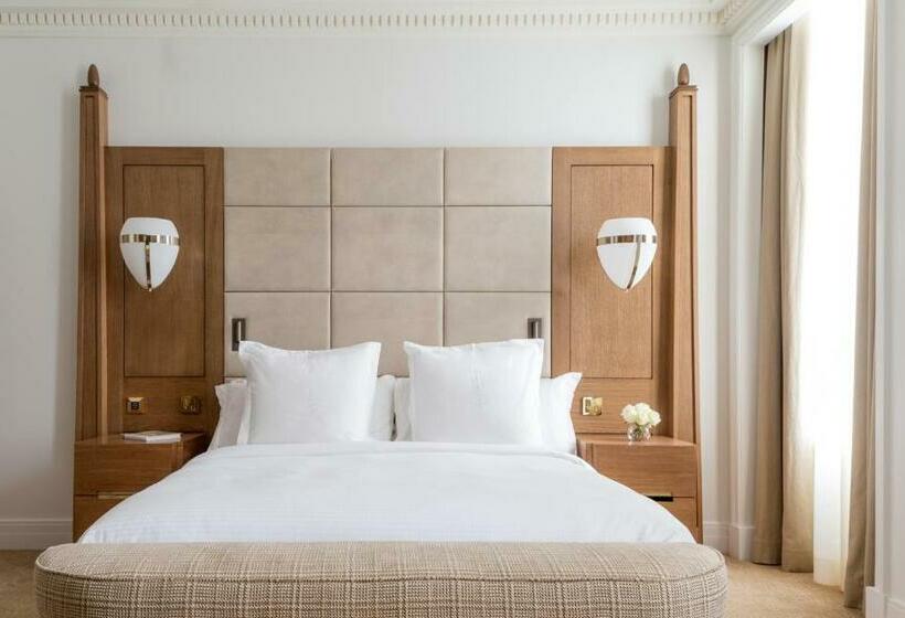 Номер Deluxe Кровать Кинг, Four Seasons Hotel London At Tower Bridge