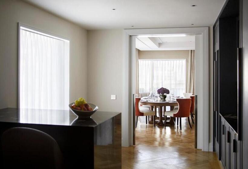 חדר מלכותי, Four Seasons Hotel London At Tower Bridge