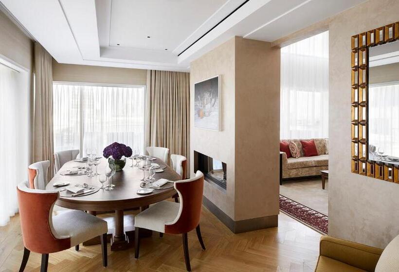חדר מלכותי, Four Seasons Hotel London At Tower Bridge