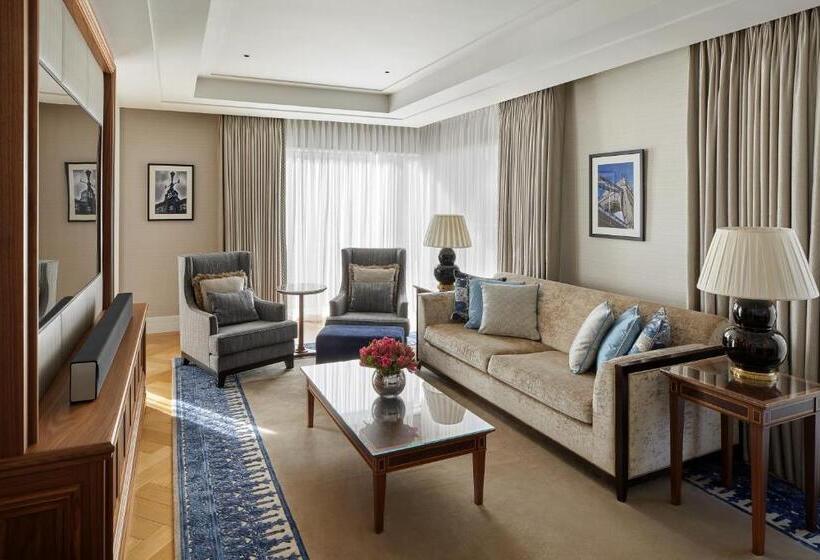 Номер Стандарт, Four Seasons Hotel London At Tower Bridge