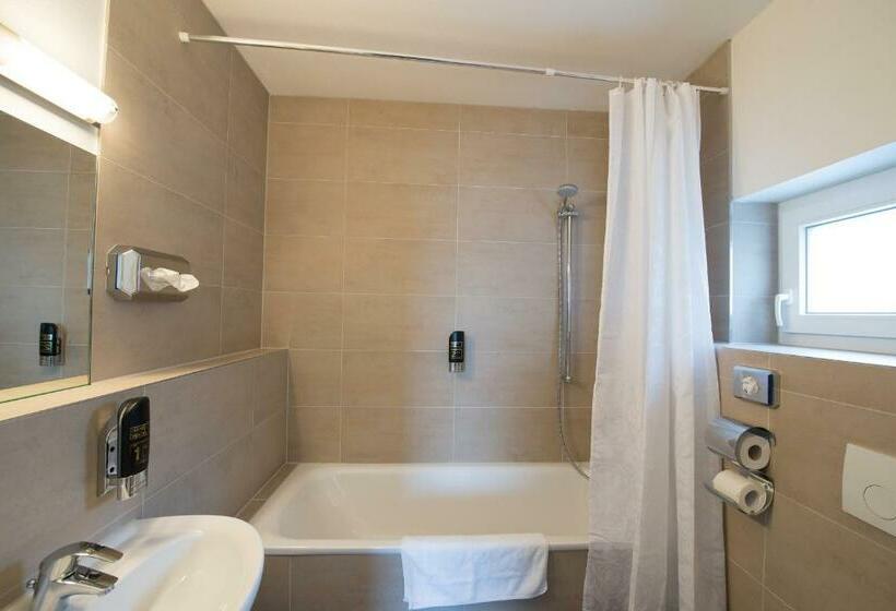 Chambre Quadruple Standard, Goethe Business Hotel By Trip Inn
