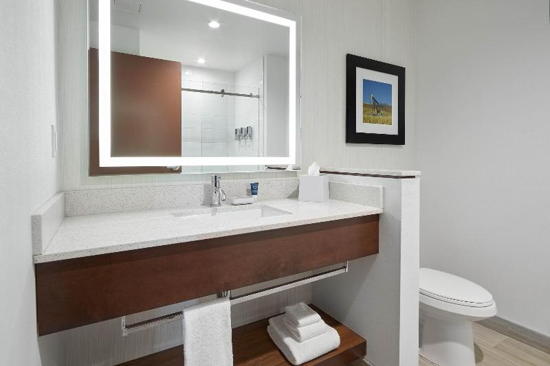 스탠다드 룸 킹사이즈 침대, Four Points By Sheraton Sherwood Park