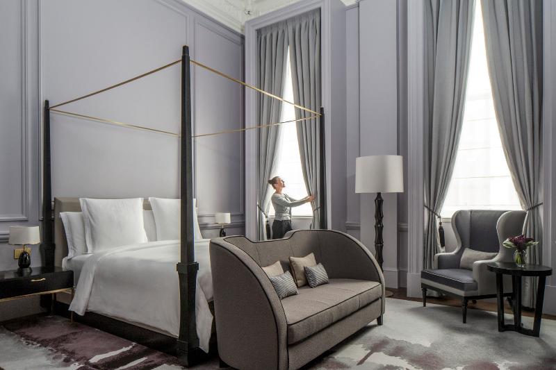 Люкс Кровать Кинг, Four Seasons Hotel London At Tower Bridge