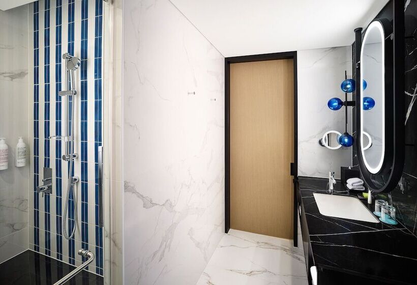 Номер Deluxe Вид на Город, Le Méridien Seoul Myeongdong