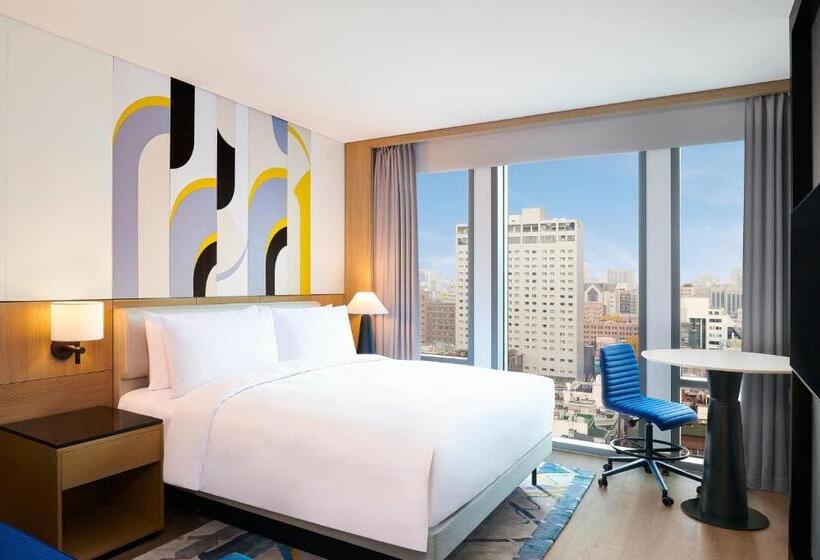 Номер Deluxe Кровать Кинг Вид на Город, Le Méridien Seoul Myeongdong