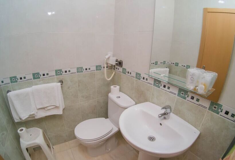 Номер Стандарт Трехместный, Hostal Meseguer