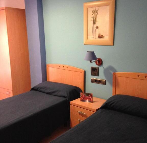 Номер Стандарт Трехместный, Hostal Meseguer