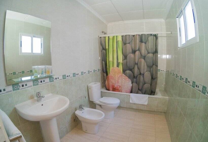 Номер Стандарт, Hostal Meseguer