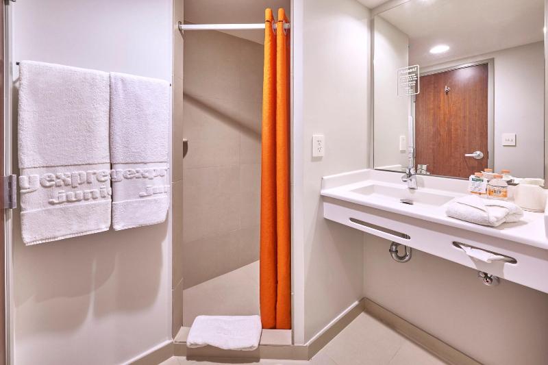 Номер Стандарт, City Express Junior By Marriott Aguascalientes Centro