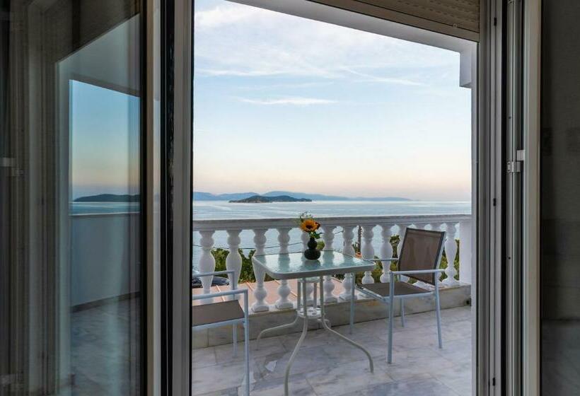 Люкс Superior Вид на Море, Cape Blue Suites