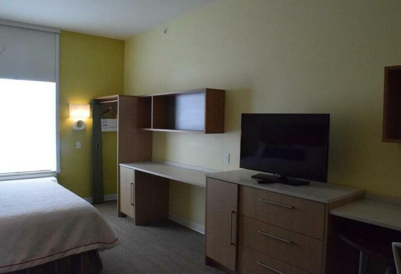 带大床的套房, Home2 Suites By Hilton Portland