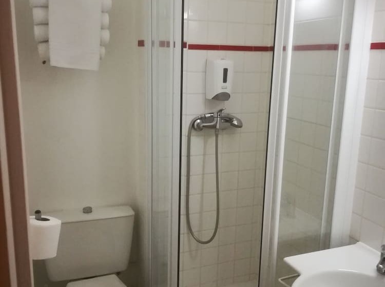 Номер Стандарт Трехместный, Inn Design Issoudun