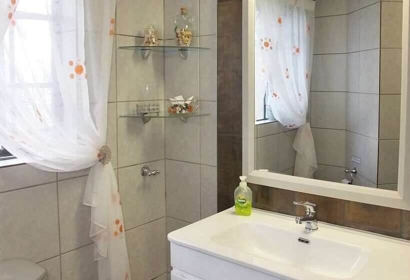 Семейный Номер, Tatenda Guest House