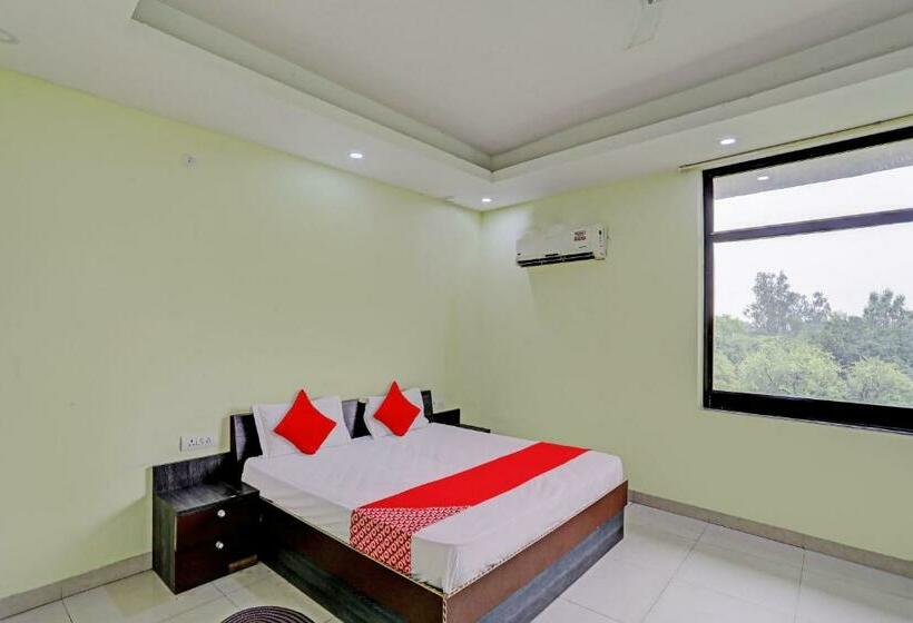 Трехместный Номер Классика, Oyo Flagship Shree Shyam Kripa Hotel And Restaurant