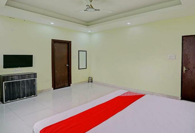 Трехместный Номер Классика, Oyo Flagship Shree Shyam Kripa Hotel And Restaurant