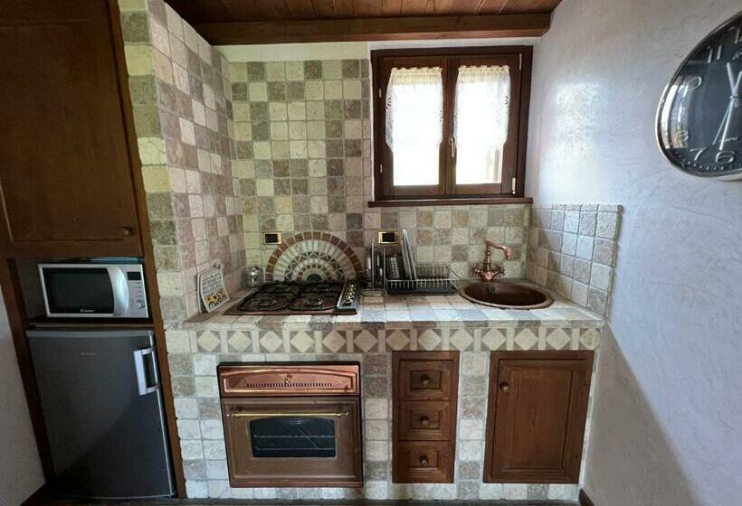 Студио Стандарт Вид на Сад, B&b Monte Tavolino