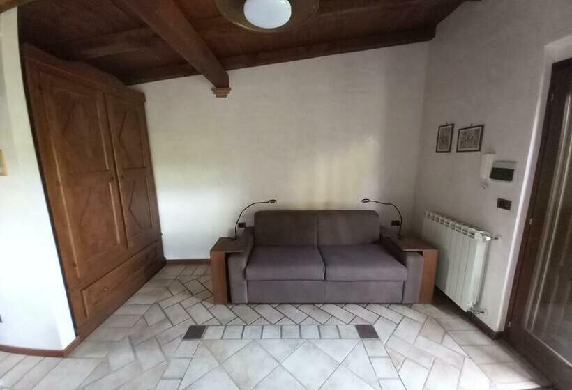 Студио Стандарт Вид на Сад, B&b Monte Tavolino