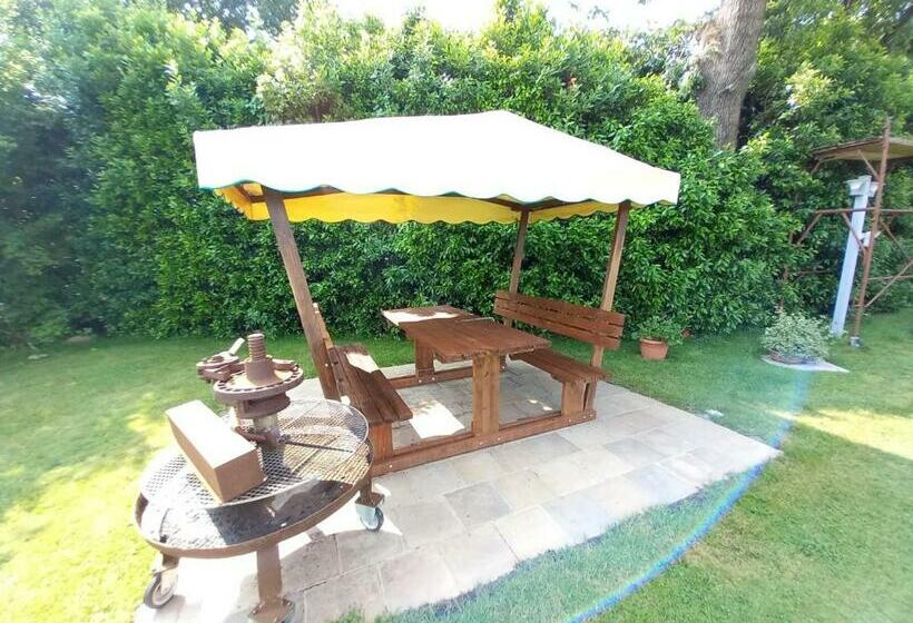 Студио Стандарт Вид на Сад, B&b Monte Tavolino