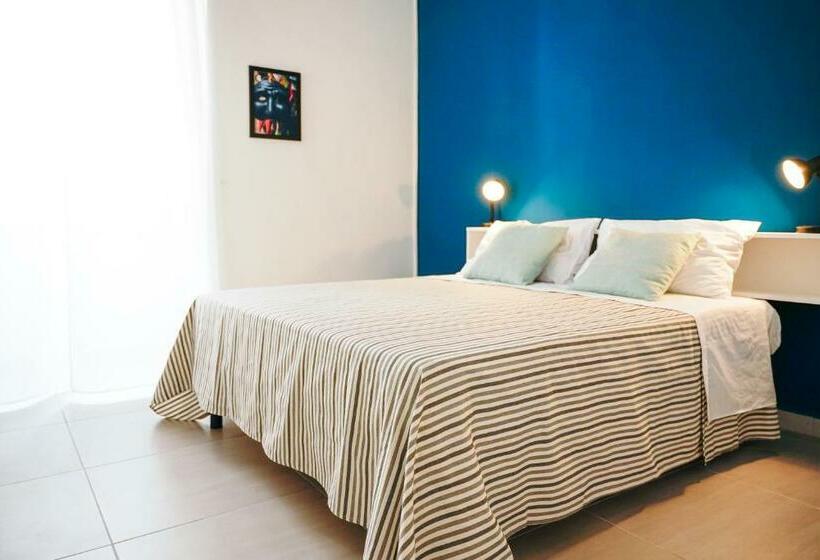 Номер Deluxe, From Home To Vesuvius Rooms