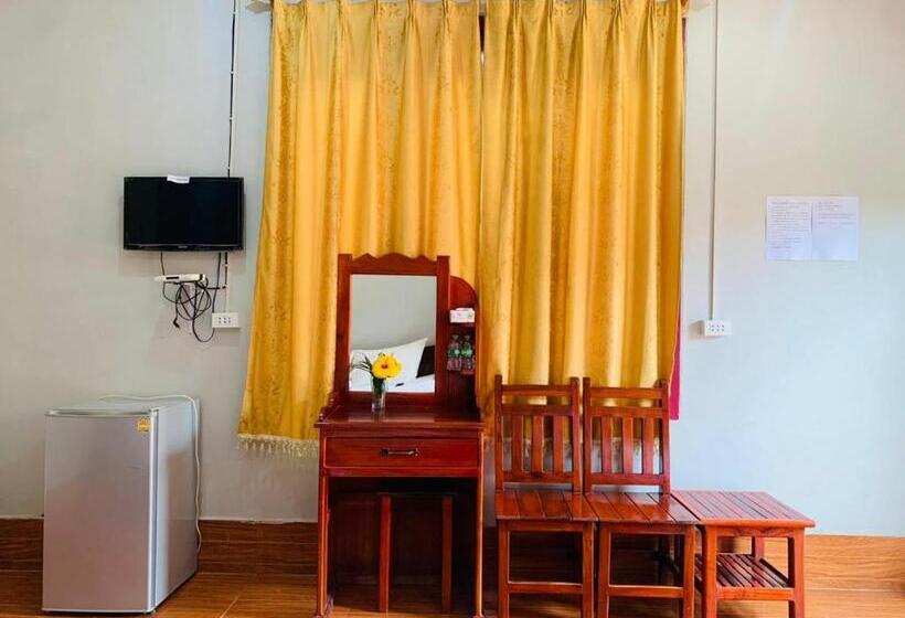 اتاق استاندارد سه تخته با بالکن, Inthila Garden Guest House
