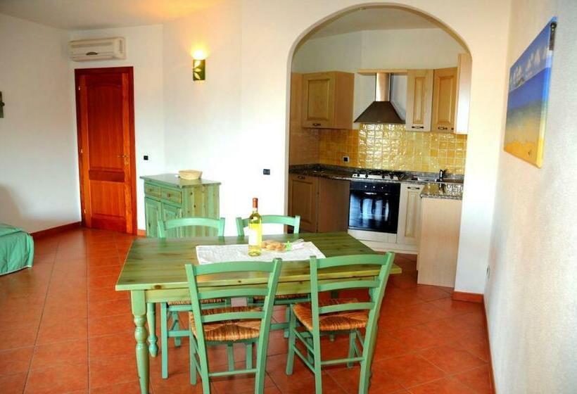 آپارتمان 2 خوابه, Residence With Private Beach In Marinella