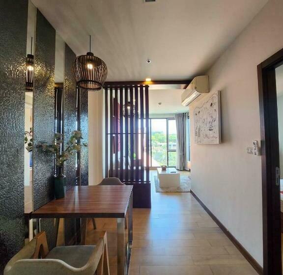 شقة سوبريور غرفة واحدة, The Astra Condo Large Room 50 Sqm ,sauna And Rooftop Pool