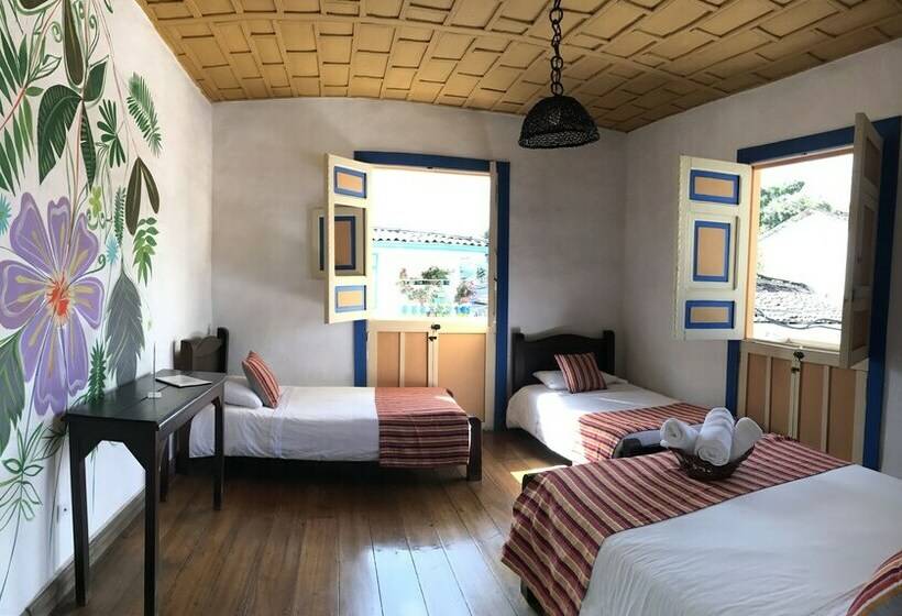 Четырехместный Номер Стандарт, Hostal Ciudad De Segorbe