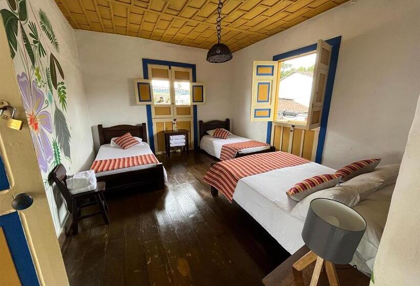 Четырехместный Номер Стандарт, Hostal Ciudad De Segorbe