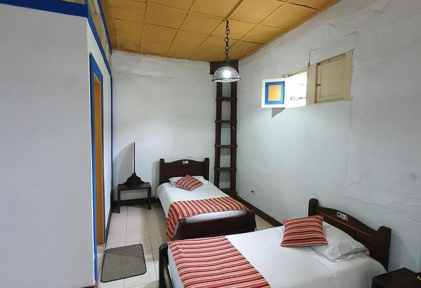 Кровать в Общей Комнате, Hostal Ciudad De Segorbe