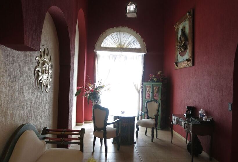 סוויטה נשיאותית, Hacienda