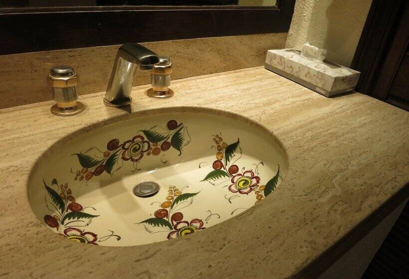 סוויטה נשיאותית, Hacienda