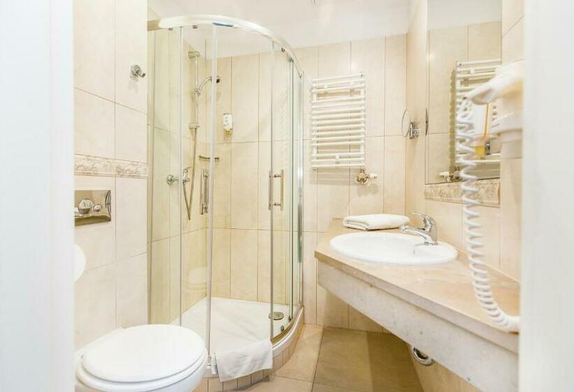 Quarto Triplo Estandar, Aparthotel Old Town