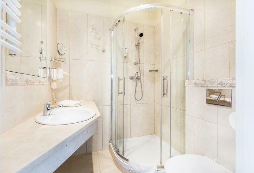 Quarto Quádruplo Estandar, Aparthotel Old Town