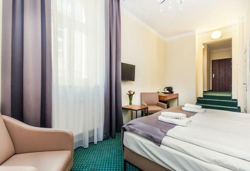 Номер Стандарт Трехместный, Aparthotel Old Town