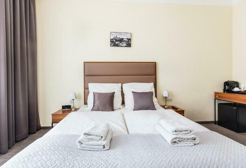 Четырехместный Номер Стандарт, Aparthotel Old Town