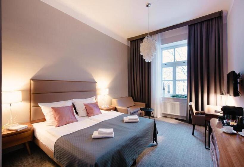 Четырехместный Номер Deluxe, Aparthotel Old Town