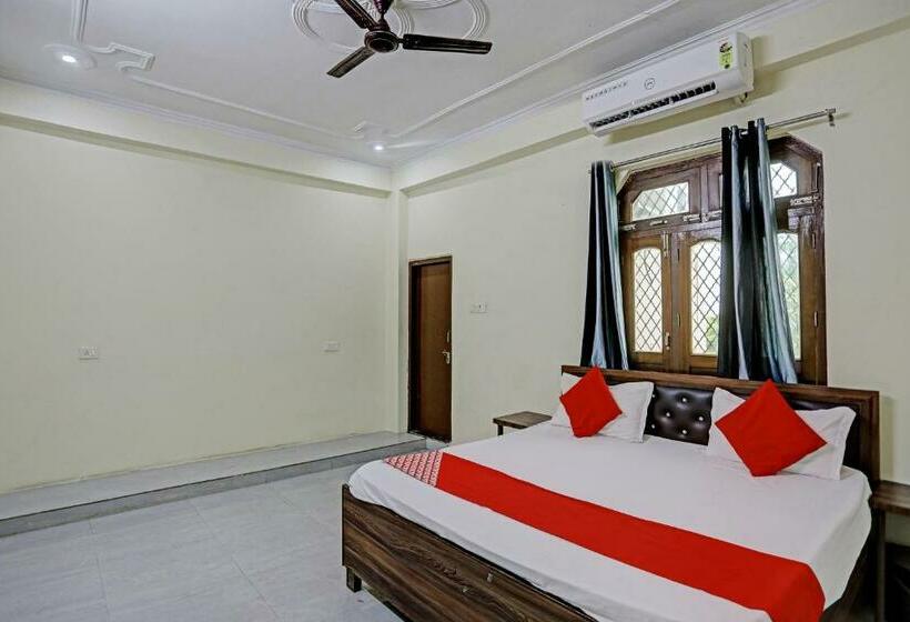 اتاق کلاسیک سه تخته, Oyo Flagship Hotel Sunshine