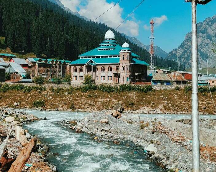 Номер Deluxe с Балконом, Mitra Hostel Sonamarg