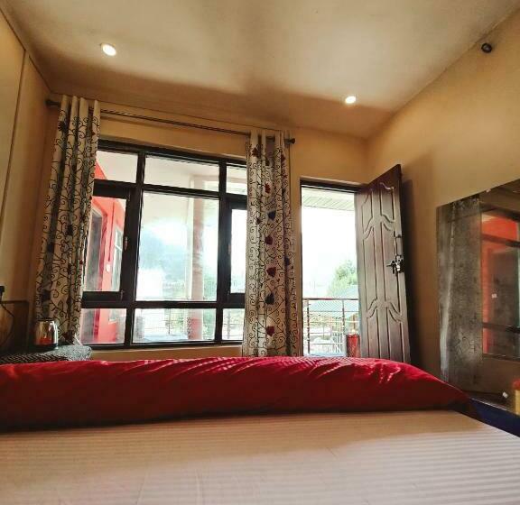 Номер Deluxe с Балконом, Mitra Hostel Sonamarg