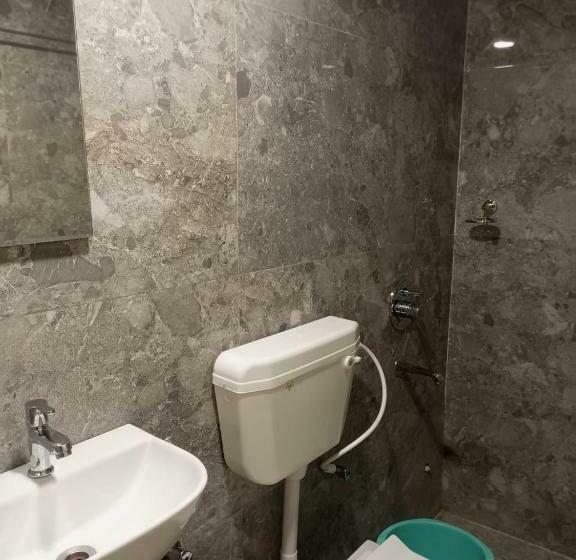 Номер Deluxe, Amulyaa Grand Inn