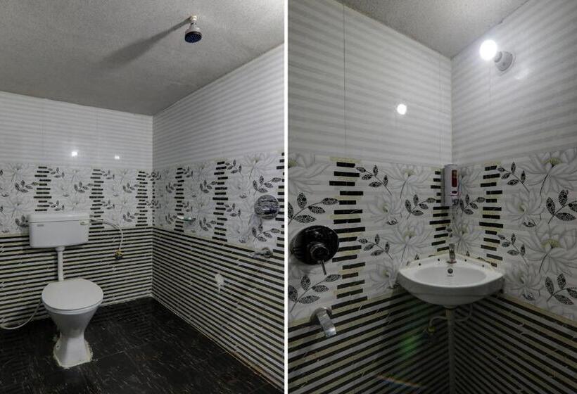 اتاق کلاسیک سه تخته, Fly Inn