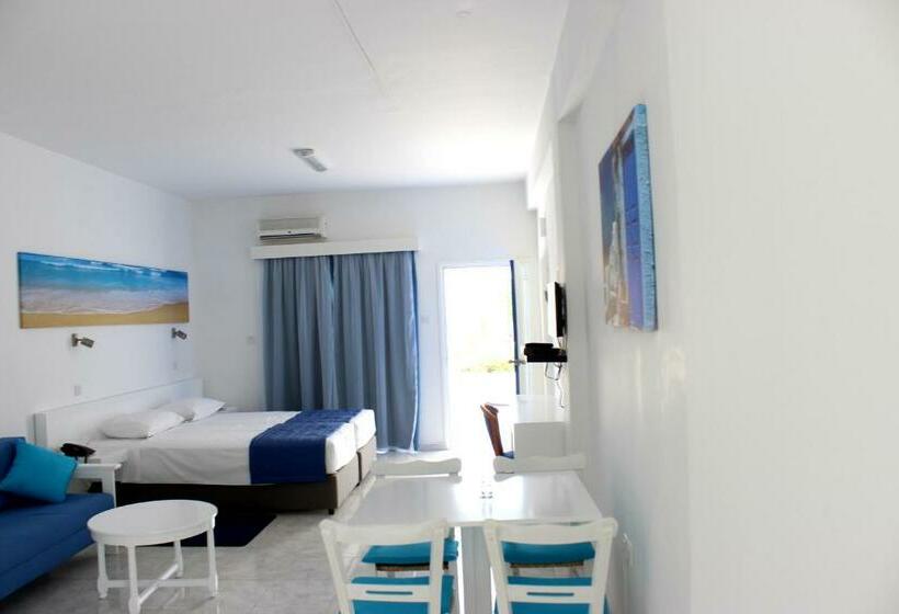 スタンダードスタジオ, Flokkas Hotel Apartments