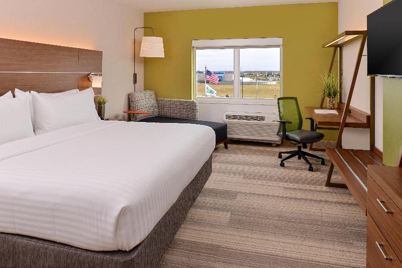 스탠다드 룸 킹사이즈 침대, Holiday Inn Express & Suites Trinity, An Ihg