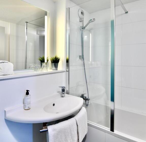 اتاق استاندارد سه نفره, Ibis Budget Vannes