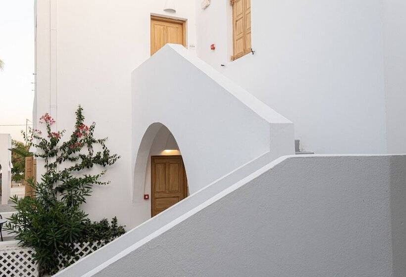 Studio Standard avec Terrasse, Santorini Crystal Blue Boutique