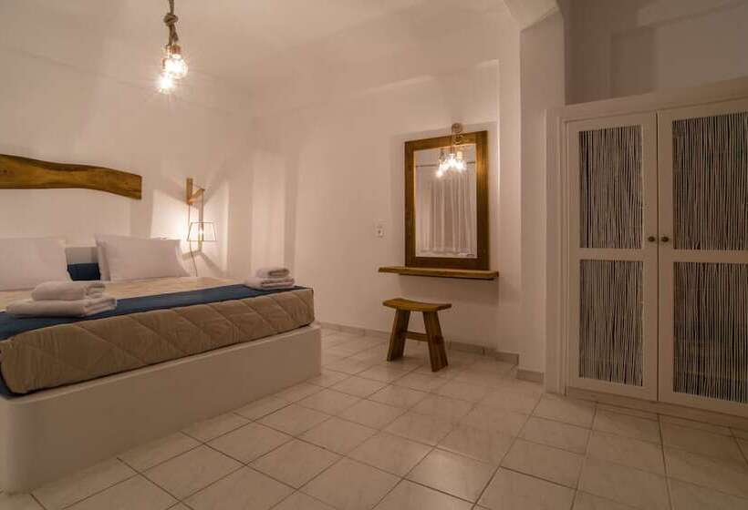 Studio Standard avec Terrasse, Santorini Crystal Blue Boutique