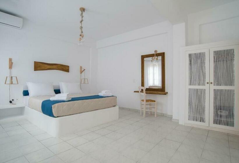 Studio Standard avec Terrasse, Santorini Crystal Blue Boutique
