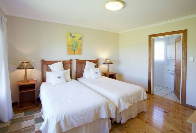 غرفة قياسية, Mentors Country Estate
