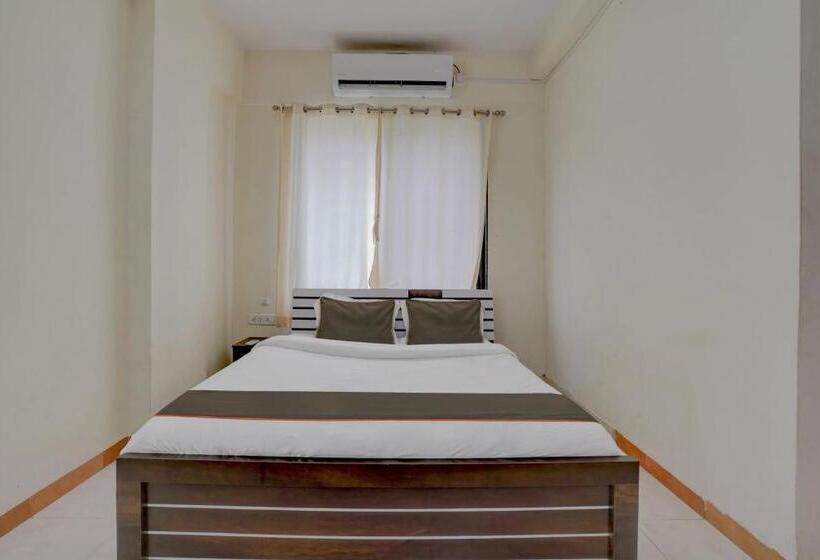 Трехместный Номер Классика, Collection O Hotel Krupa Lodge