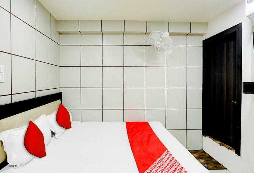 غرفة كلاسيكية ثلاثية, Oyo Flagship 81395 Hotel The Moon